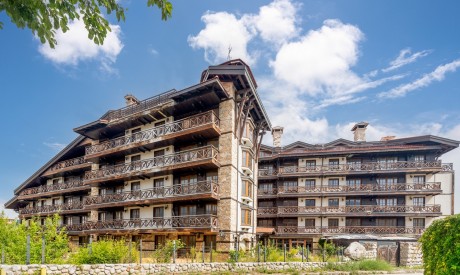 Просторен двуетажен апартамент с тераса и функционално разпределение